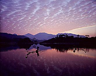 儿时经典游戏《战斗原始人》宣布明年推出重制版